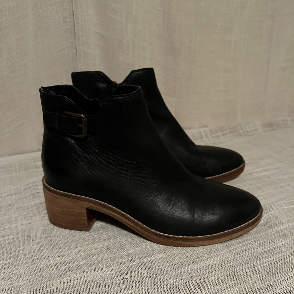 Cole Haan Grand.OS Black Leather Ankle Booties 6.5B | Buckle Zip Booties